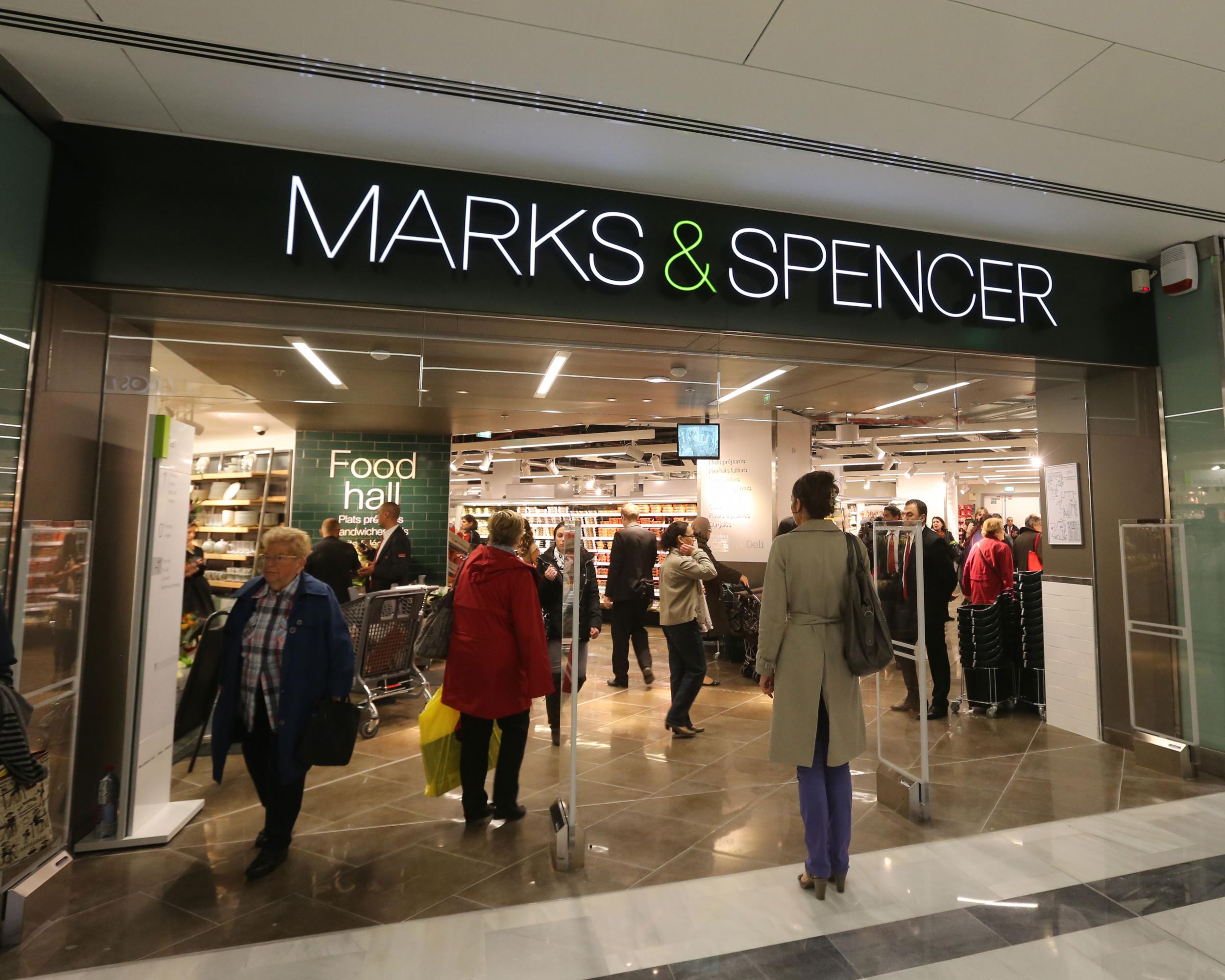 Marks & Spencer introduces a strawberry-flavored sandwich